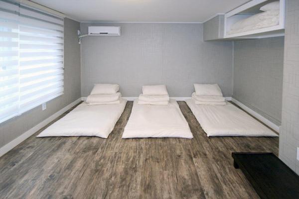 Crib 49 Guesthouse - Foreigner Only Seul Esterno foto
